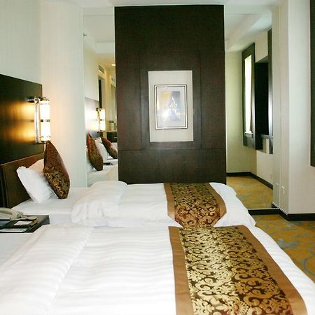 Plaza Hotel Peking  Buitenkant foto